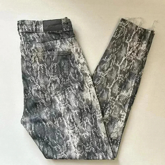 Zara Snakeskin Print Jeans High Waisted Ankle Cropped Raw Hem Grey  Cream Size 2 - Picture 13 of 16